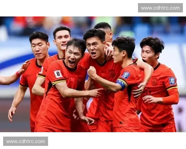 中国队历史首次进入世界杯决赛圈 引发足球热潮与全民期待